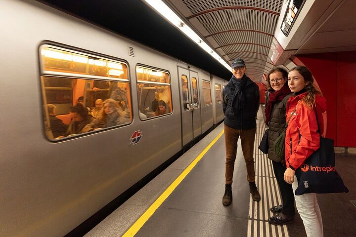 Vienna Food Tour: Coffeehouses, Markets, Lunch & Street Food