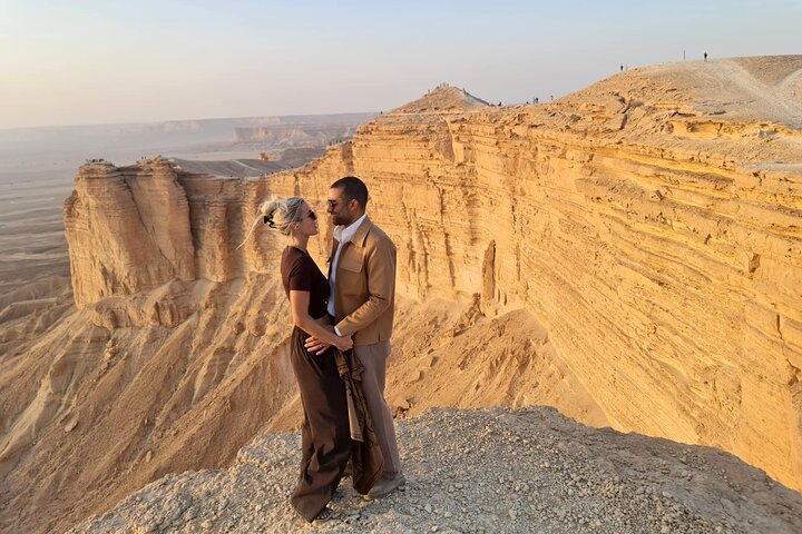 Sunset Edge of The World & Gazelle Reserve 4x4 Adventure: Riyadh