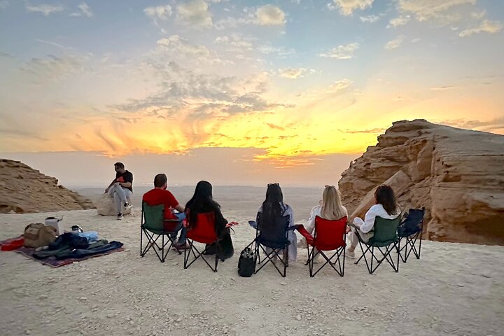Sunset Edge of The World & Gazelle Reserve 4x4 Adventure: Riyadh