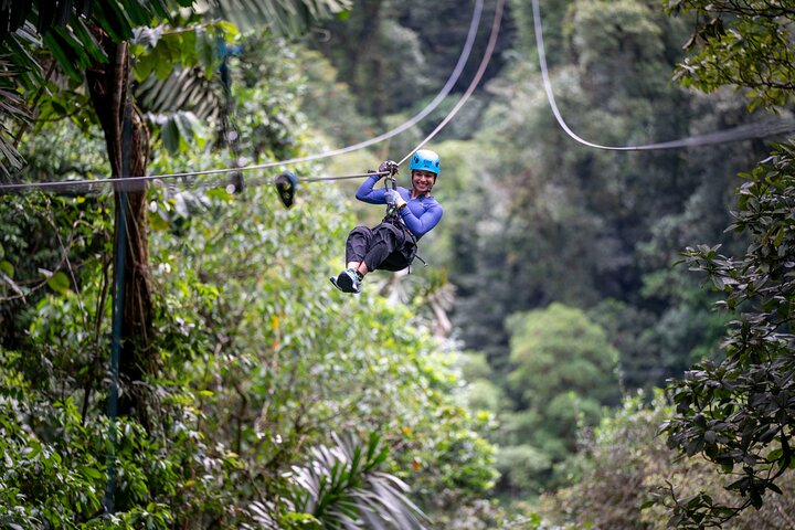 Arenal 12 Zipline Cables Experience Fly over La Fortuna Waterfall