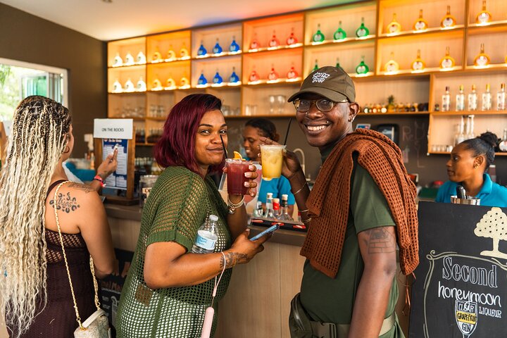Taste of Curaçao: City Tour, Chobolobo & Mambo Beach