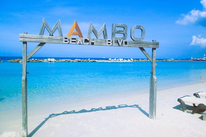 Taste of Curaçao: City Tour, Chobolobo & Mambo Beach