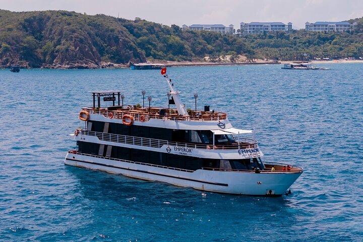 Nha Trang Sunset Cocktails and Dinner Cruise
