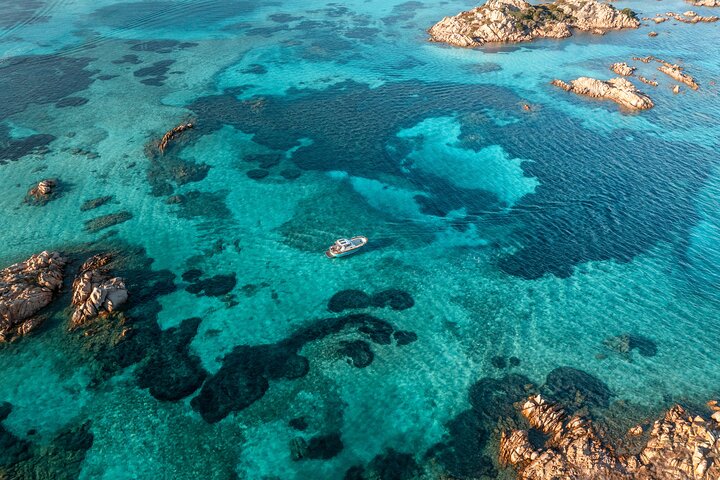 Eco Boat Tour of La Maddalena for Small Groups with Aperitif