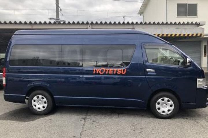 Private Taxi: Washi-Making & Gold Leaf, Acclaimed Sake in Ehime