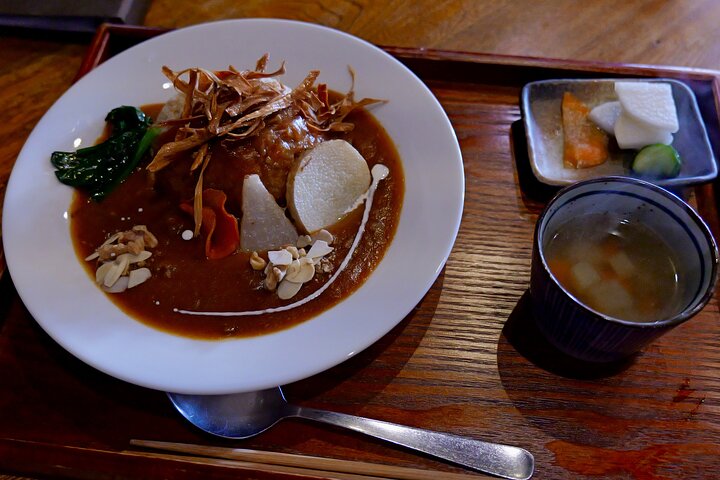 Walking Tour Blending into Kurashiki’s Cotton-Spun Way of Life