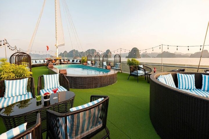 Halong Luxury Cruise Full Day Tour from Hanoi: All Inclusive