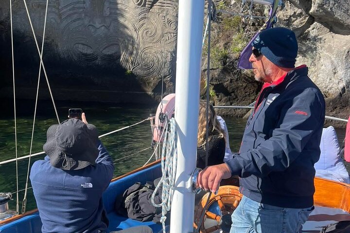 Eco Sailing Tour to Maori Rock Carvings on Lake Taupo