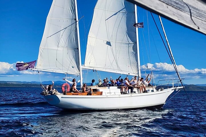 Eco Sailing Tour to Maori Rock Carvings on Lake Taupo