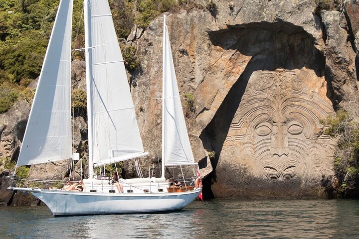 Eco Sailing Tour to Maori Rock Carvings on Lake Taupo
