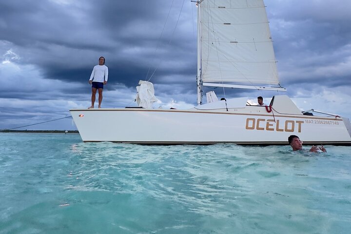 Private luxury sailing catamaran experience in Bacalar lagoon