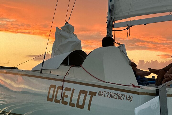 Private luxury sailing catamaran experience in Bacalar lagoon