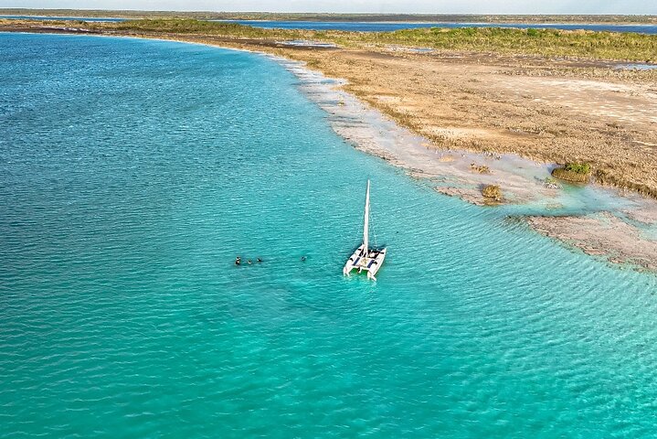 Private luxury sailing catamaran experience in Bacalar lagoon