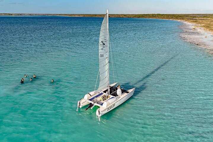 Private luxury sailing catamaran experience in Bacalar lagoon