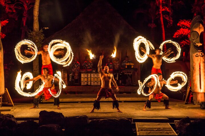 Fish Eye Island Cultural Dinner Show Buffet Course
