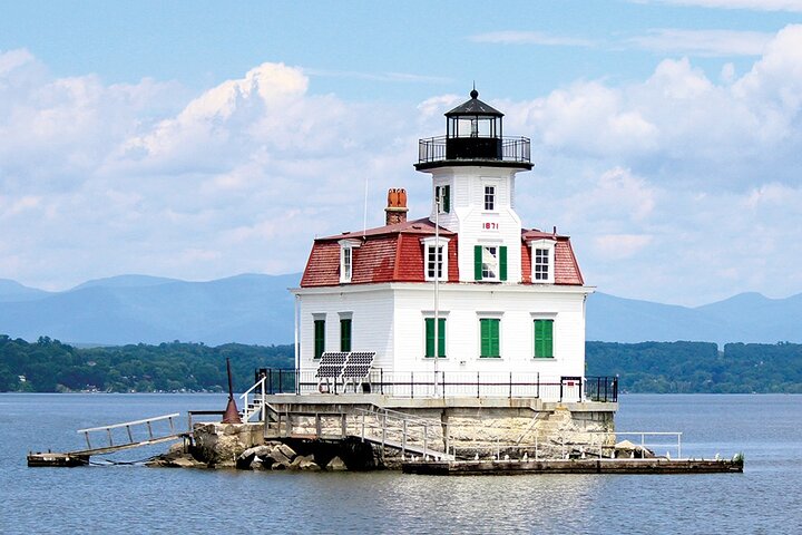 Hudson River Sightseeing Cruise from Kingston