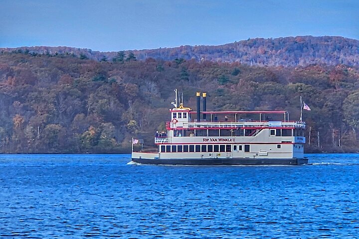 Hudson River Sightseeing Cruise from Kingston