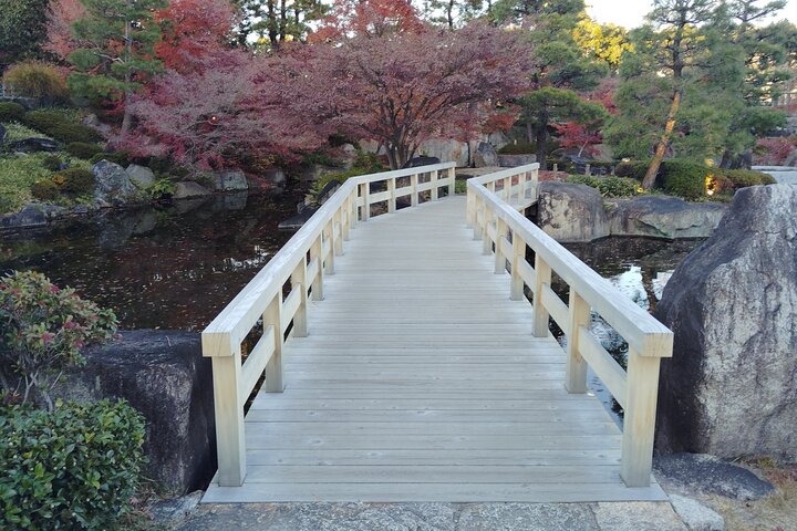 Nagoya: Tokugawa Garden and Nagoya Castle Samurai Heritage Tour