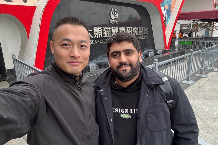Private Chengdu Panda Base Tour with Hotel Pickup