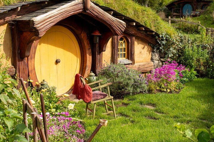 Hobbiton Movie Set Small Group Tour from Auckland