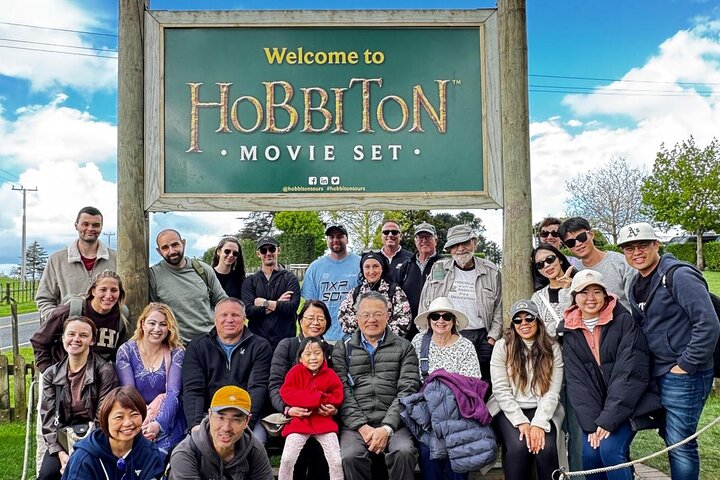 Hobbiton Movie Set Small Group Tour from Auckland