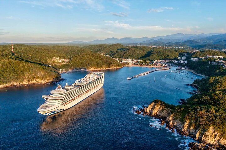 Private Tour 9 Bays of Huatulco to San Agustin + SPORTS FISHING