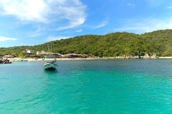Private Tour 9 Bays of Huatulco to San Agustin + SPORTS FISHING