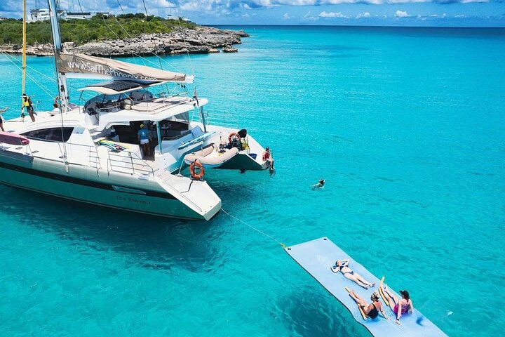 Best Luxury Catamaran Day Sail St Maarten on The Phoenix (Public)