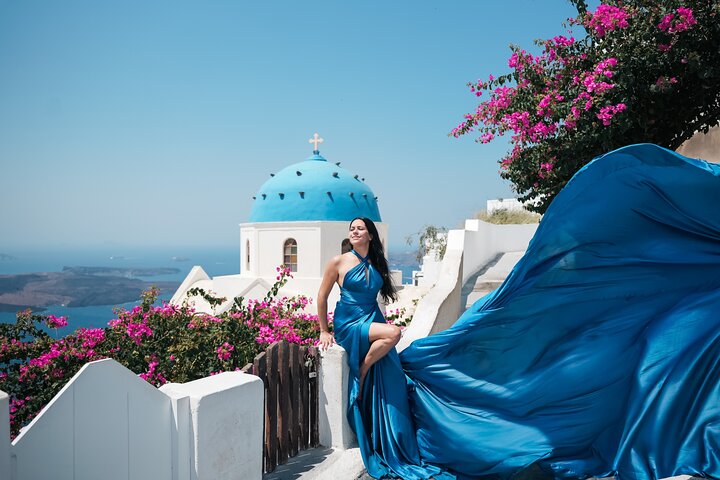 Exclusive Santorini Flying Dress Photoshoot with Pickup
