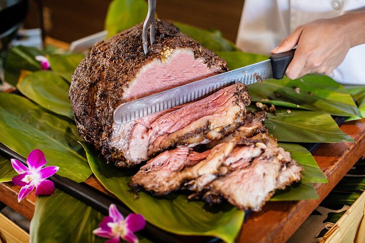 Honolulu: Pacific Star Sunset Dinner Cruise and Show