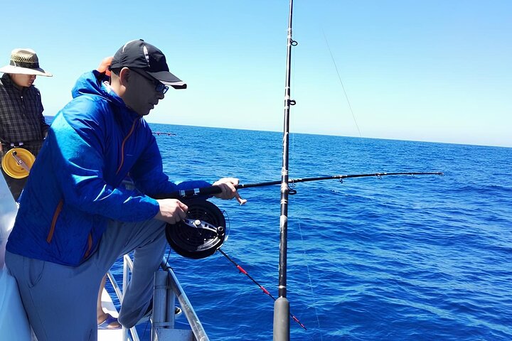 Semporna: Shallow or Deep Sea Fishing Tours with Guide
