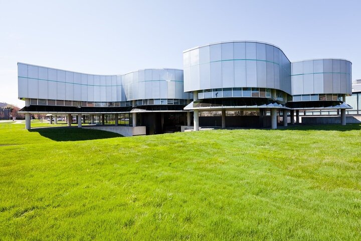 Niagara Falls to DC Transfer with Corning Museum of Glass Tour