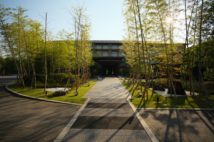 Jo-an Tea House Tour & Urakuen Suite Stay at Hotel Indigo Inuyama