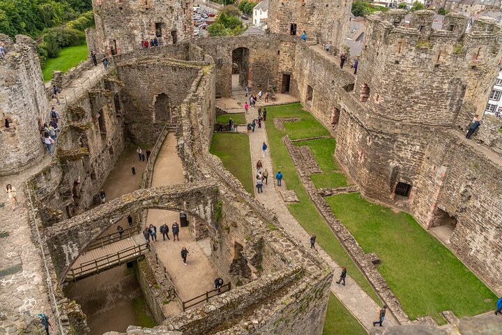 Private Medieval Heritage Walk in Conwy