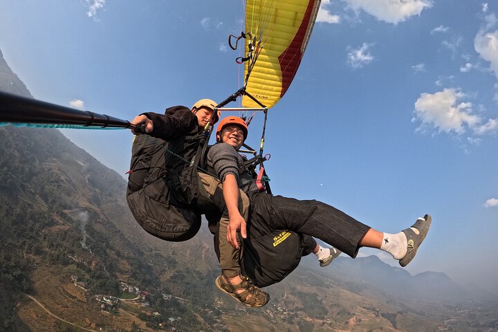 90-Min Daily Sapa Paragliding Tour – Hotel Transfer Included