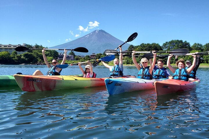 Mt. Fuji Panoramic Kayak Tour on Lake Kawaguchiko