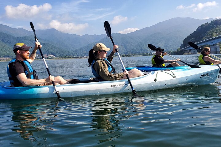 Mt. Fuji Panoramic Kayak Tour on Lake Kawaguchiko