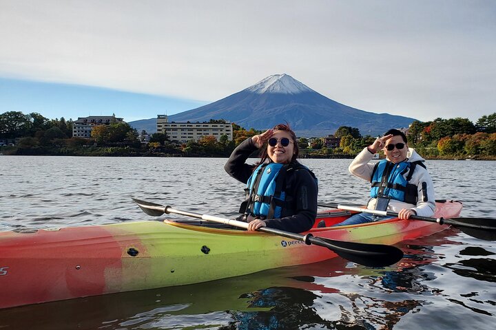 Mt. Fuji Panoramic Kayak Tour on Lake Kawaguchiko
