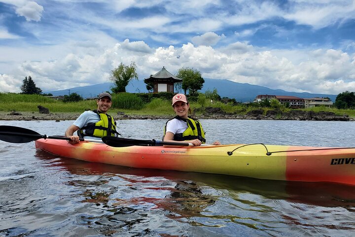 Mt. Fuji Panoramic Kayak Tour on Lake Kawaguchiko