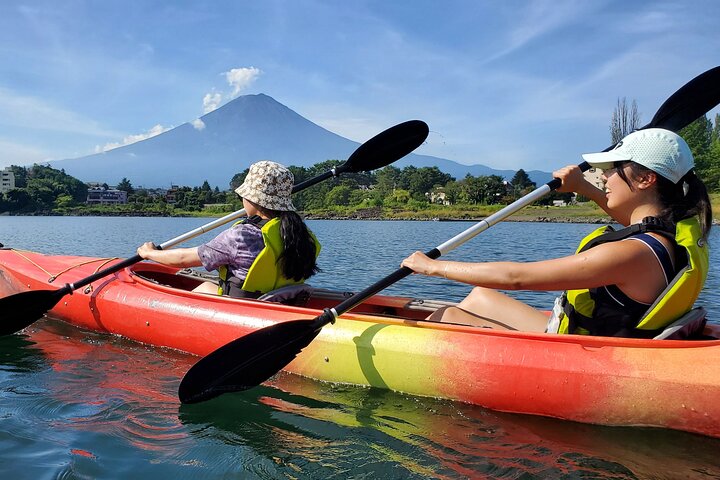 Mt. Fuji Panoramic Kayak Tour on Lake Kawaguchiko