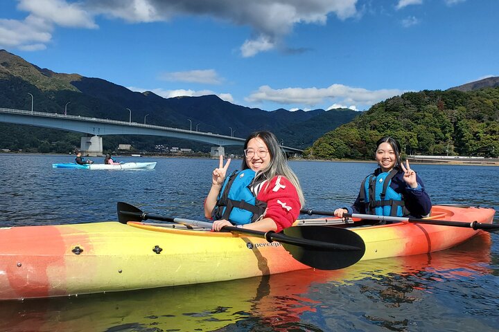 Mt. Fuji Panoramic Kayak Tour on Lake Kawaguchiko
