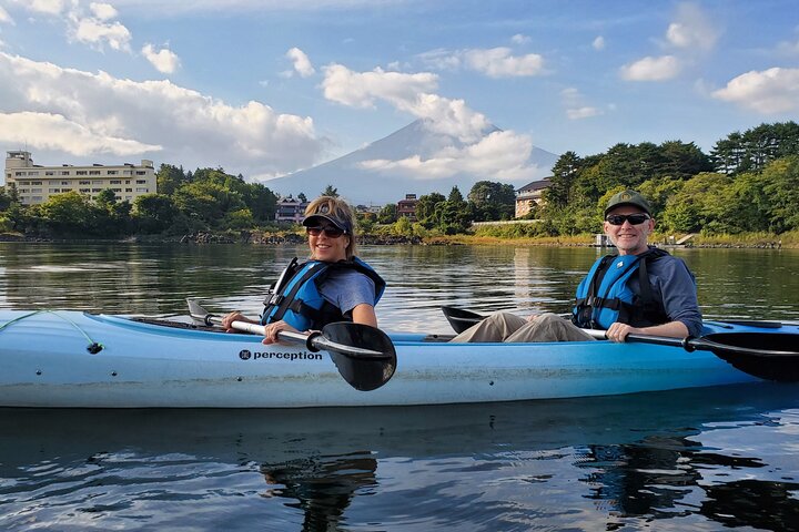 Mt. Fuji Panoramic Kayak Tour on Lake Kawaguchiko