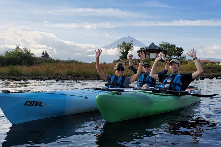 Mt. Fuji Panoramic Kayak Tour on Lake Kawaguchiko