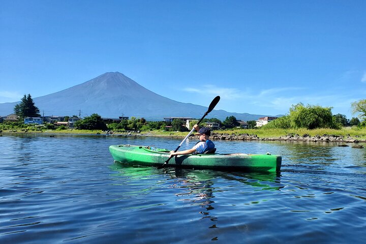 Mt. Fuji Panoramic Kayak Tour on Lake Kawaguchiko