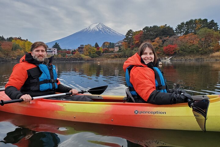 Mt. Fuji Panoramic Kayak Tour on Lake Kawaguchiko