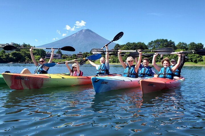 Mt. Fuji Panoramic Kayak Tour on Lake Kawaguchiko