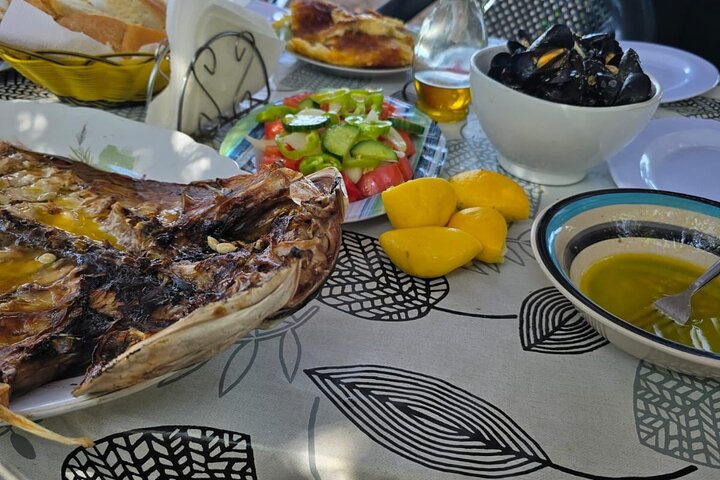 Ksamil: Mussel Sailing Tour with Food and Drink in Albania