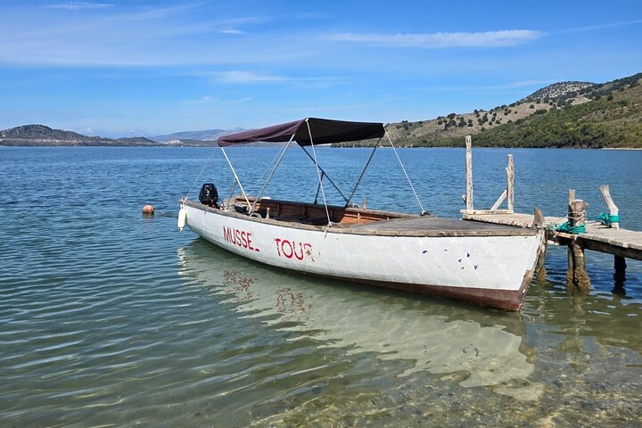 Ksamil: Mussel Sailing Tour with Food and Drink in Albania