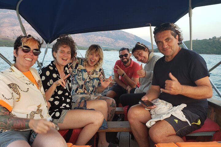Ksamil: Mussel Sailing Tour with Food and Drink in Albania