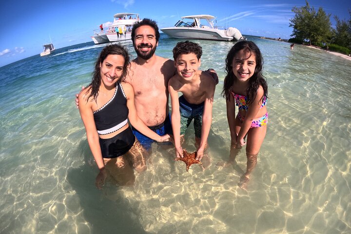 Private boat charter in Grand Cayman